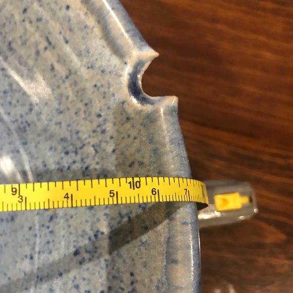 ARTISAN DESIGNED AND SIGNED  POTTERY - Picture 12 of 12